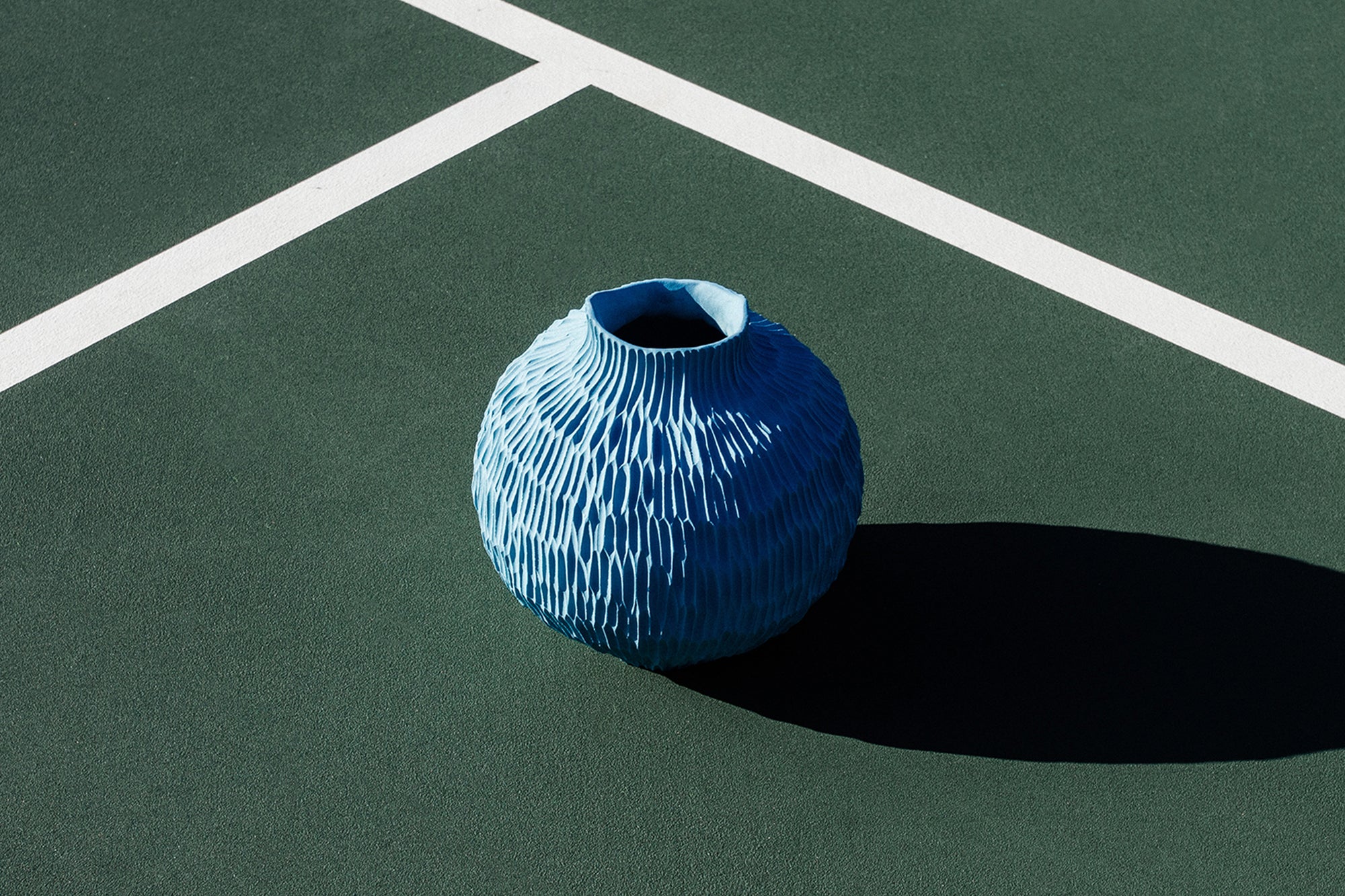 Curved Vase Light Blue
