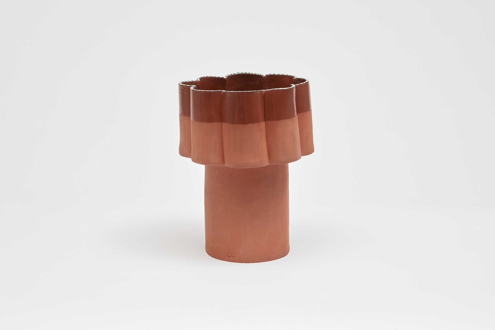 Monument Vase Terracotta