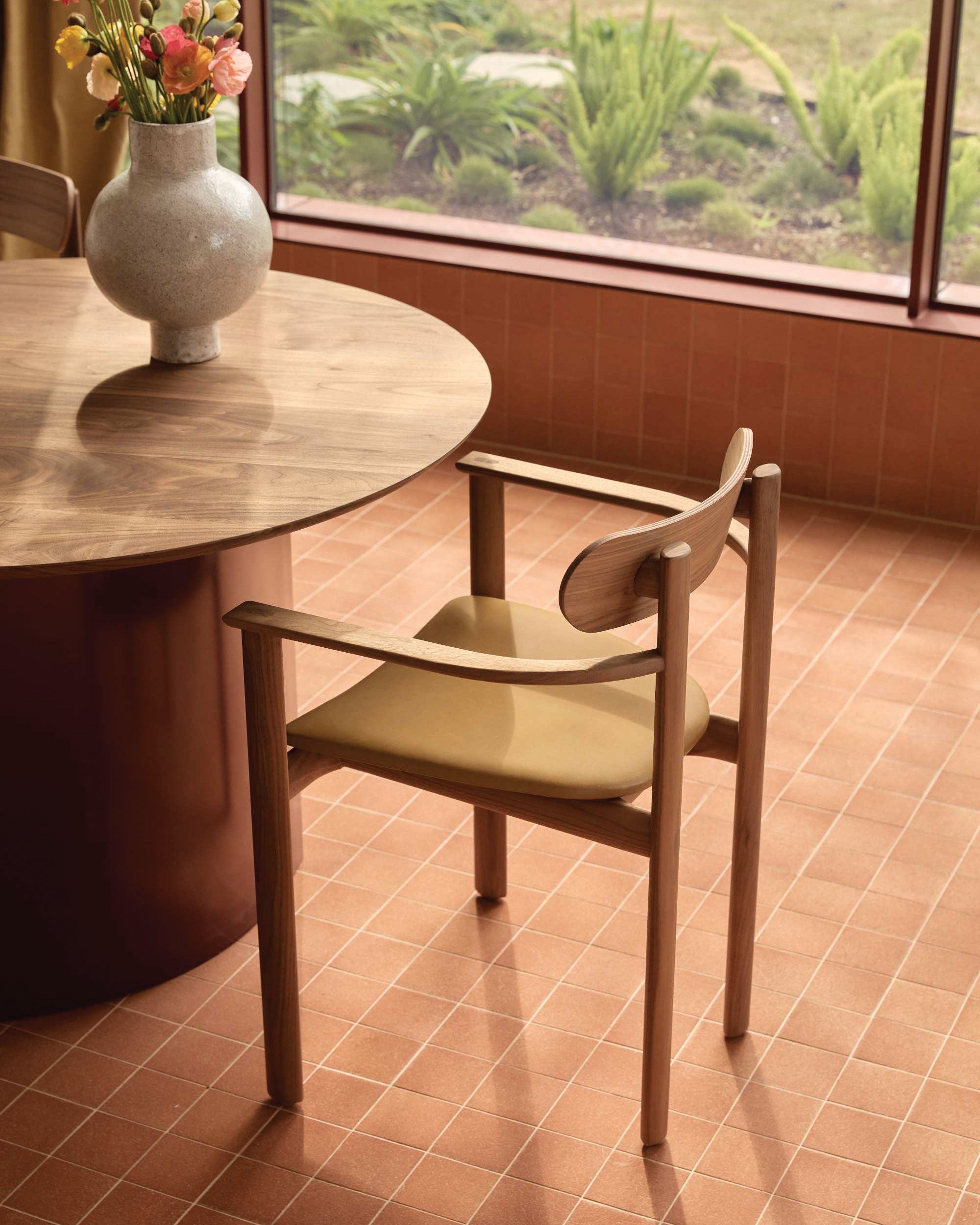 Rye Armchair CampaignCallout Desktop 2000x2500 2