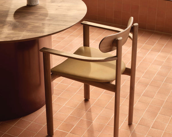 Rye Armchair CampaignCallout Desktop 2000x2500 2